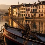 Port de Ciboure, ciboure pays basque, barque amarrée au quai
