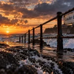 Photo pays basque à Guéthary : coucher de soleil, rocher et océan en contre-jour