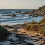 Plage d’Erretegia à Bidart : sentier littoral et océan Atlantique